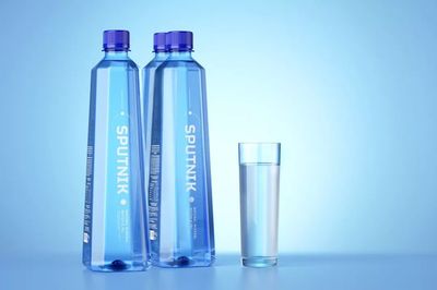 深邃藍(lán)色:Sputnik water純凈水包裝設(shè)計(jì)