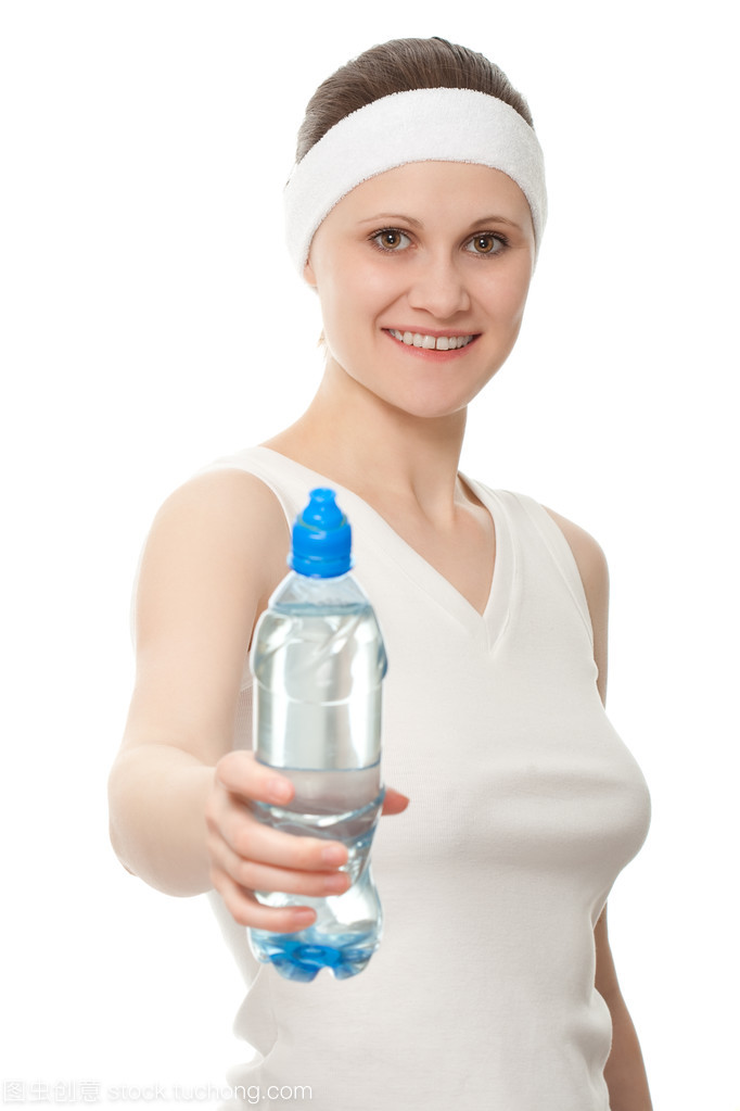 女人給瓶水
